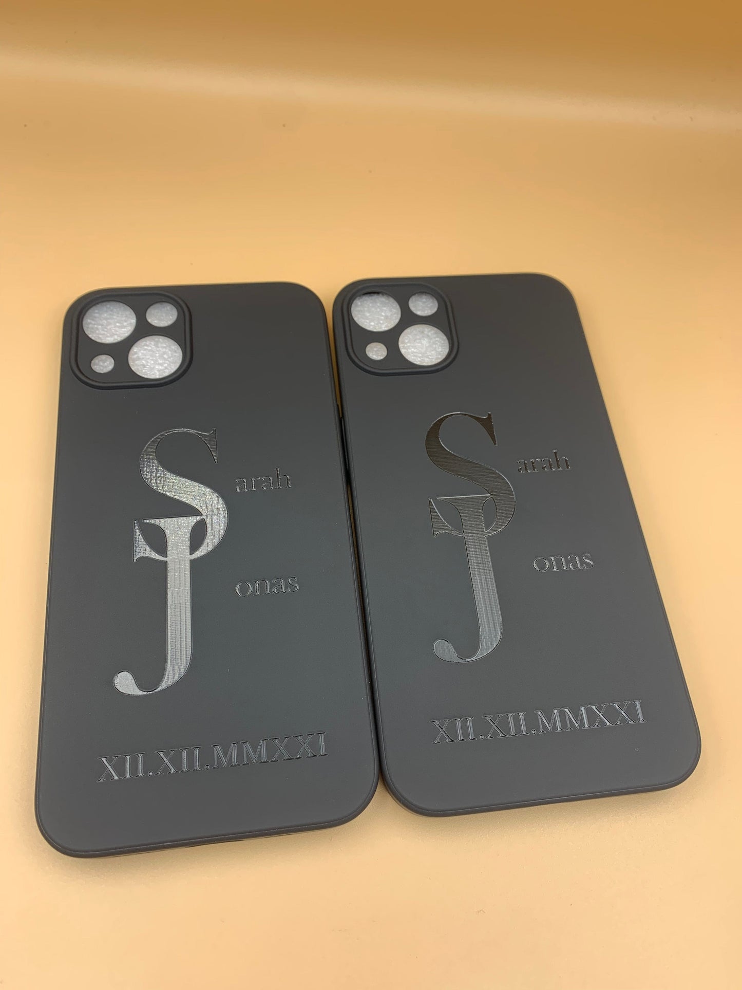 PARTNERHÜLLE MIT BUCHSTABEN & NAMEN - GRAVUR - styleyourmobilephone