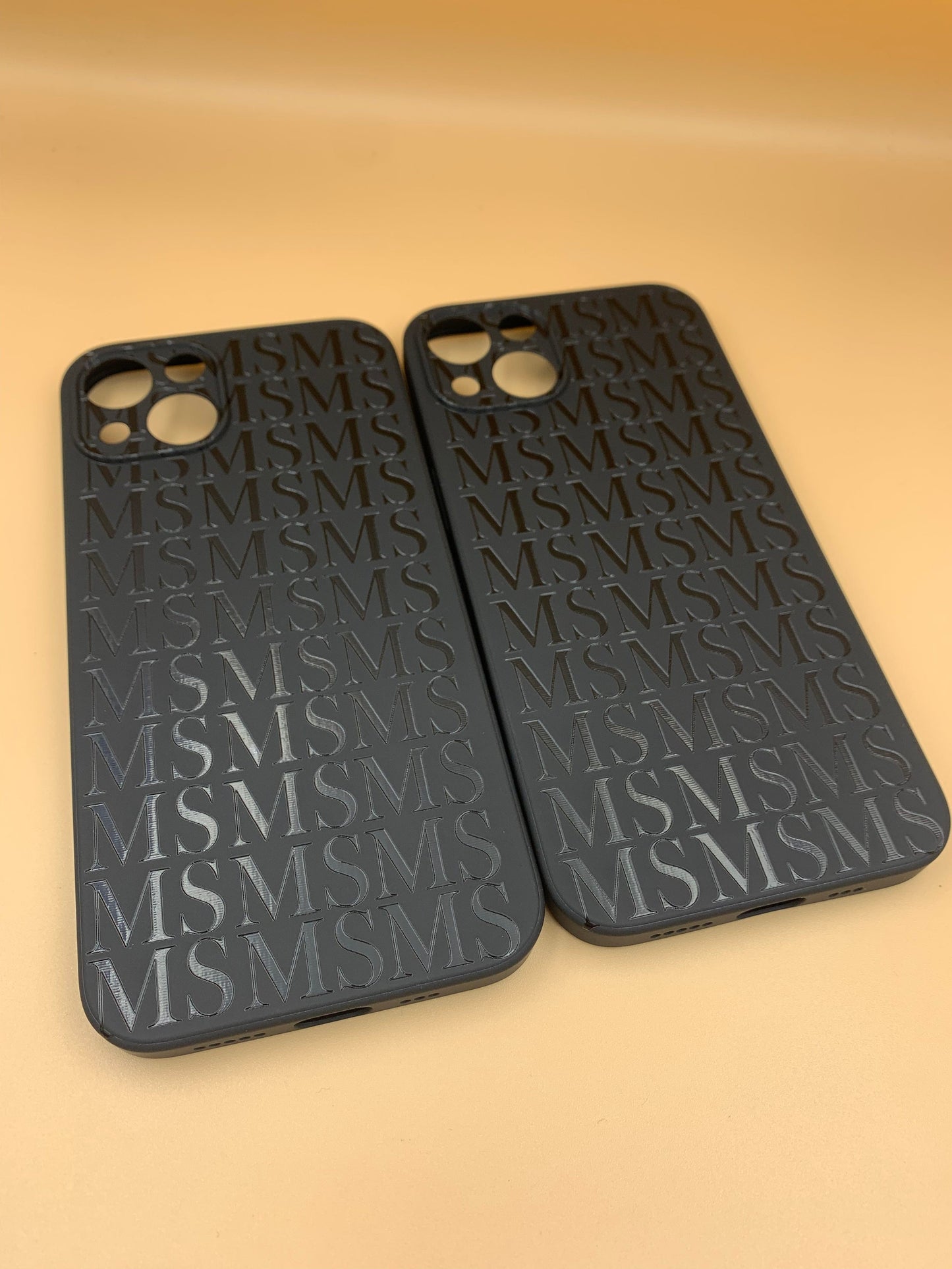 PARTNERHÜLLE MIT INITIALEN - GRAVUR styleyourmobilephone